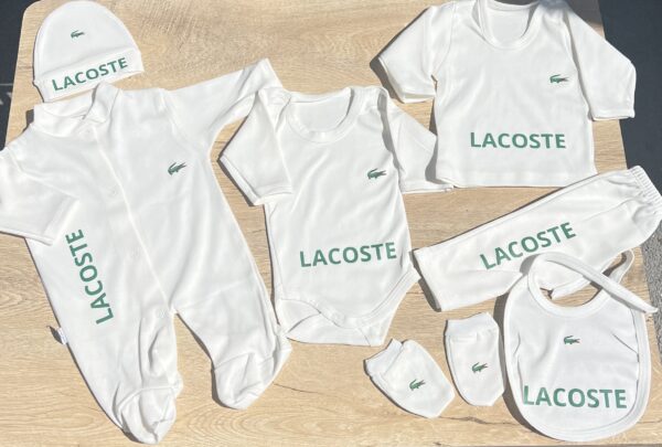 طاقم الرضع lacoste
